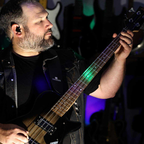 Brad - Bass player for Belleville Based Cover Band - Break The Night